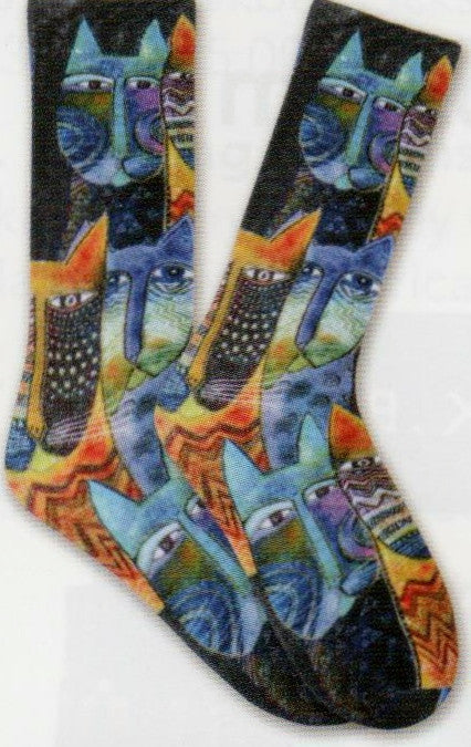 Laurel Burch Mens Primitive Cats Socks are designed through Sublimation process and are continuous from Cuffs to Toes. Two different Cats Blue Cats and one in Orange and Reds. Within each design you can find Diamonds, Circles, Waves, Dots and Whiskers.